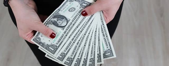 デイトレーダーになるための必要資金はいくら？【ケース別に解説】