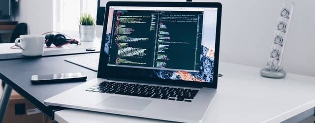 プログラミング｜IT時代に欠かせない超実践型スキル