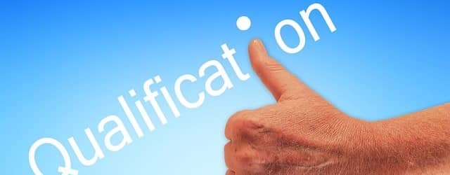 【2025年版】副業に役立つおすすめ資格ランキングTOP10
